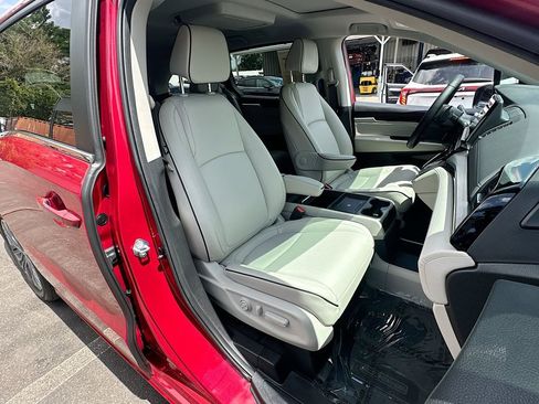 Used 2026 Honda Odyssey Touring image 31