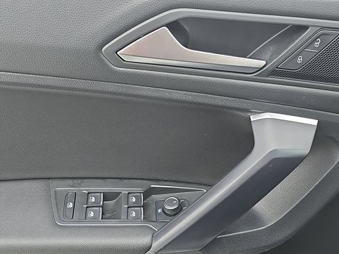 Used 2021 Volkswagen Tiguan SE R-Line FWD image 31