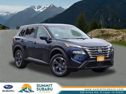 Used 2025 Nissan Rogue SV FWD image 1