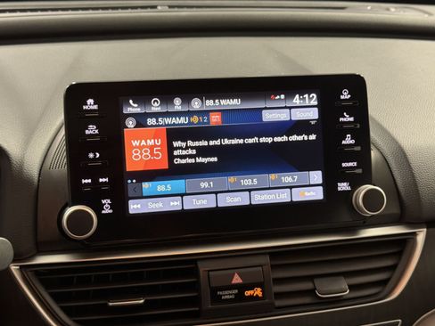 Used 2020 Honda Accord Touring image 18