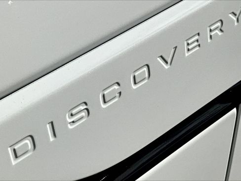 Used 2023 Land Rover Discovery S R-Dynamic image 8