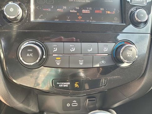 Used 2021 Nissan Rogue Sport S image 23