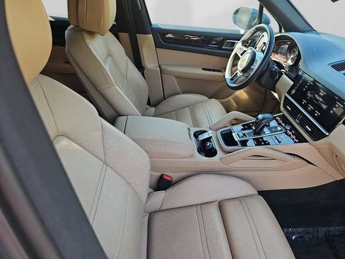 Used 2019 Porsche Cayenne S AWD/4WD image 31