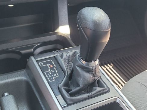 Used 2022 Toyota Tacoma SR5 w/ SR5 Appearance Package (SM) image 21