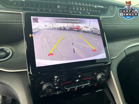 Certified 2023 Jeep Grand Cherokee Limited w/ Black Appearance Package image 22