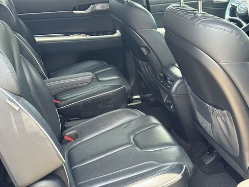 Used 2023 Hyundai Palisade Limited FWD image 15