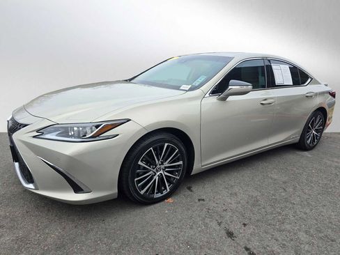 Used 2022 Lexus ES 300h w/ Premium Package image 7