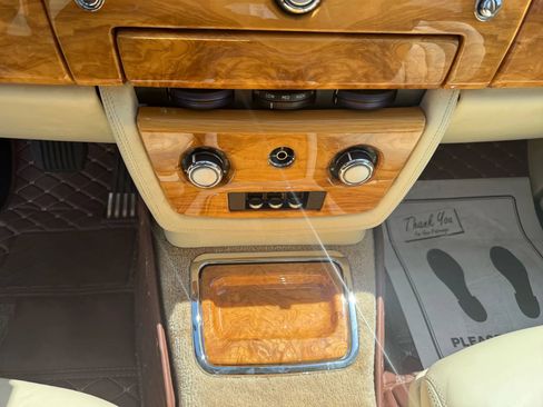 Used 2011 Rolls-Royce Phantom Sedan RWD image 20