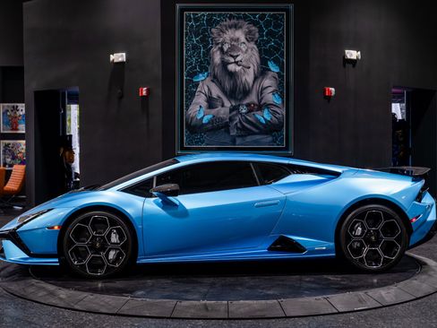 Used 2023 Lamborghini Huracan Tecnica image 2