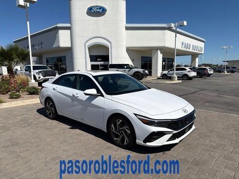Used 2025 Hyundai Elantra SEL FWD image 1
