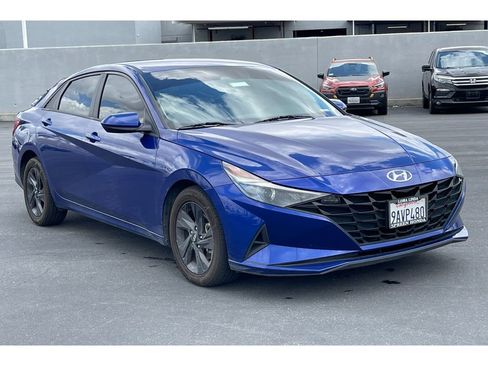 Used 2022 Hyundai Elantra SEL w/ Cargo Package FWD image 8