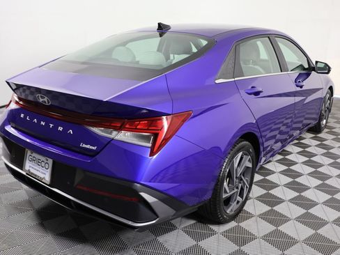 Used 2024 Hyundai Elantra Limited FWD image 8