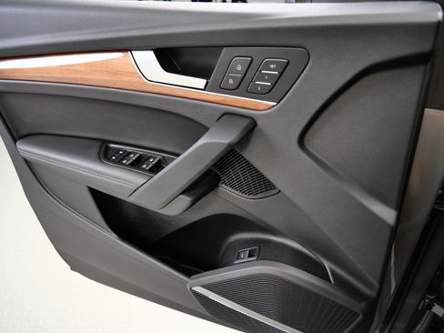 Used 2023 Audi Q5 2.0T Premium Plus w/ Premium Plus Package AWD/4WD image 29