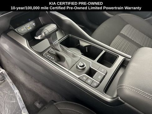 Certified 2025 Kia Sorento LX FWD image 16