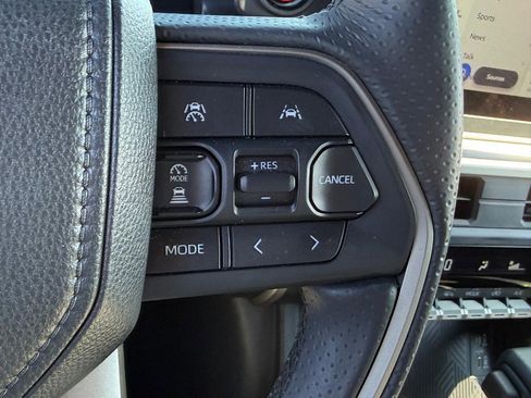 Certified 2025 Toyota 4Runner TRD Off-Road image 18