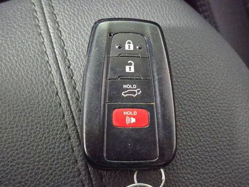 Certified 2025 Toyota RAV4 Limited AWD/4WD image 30