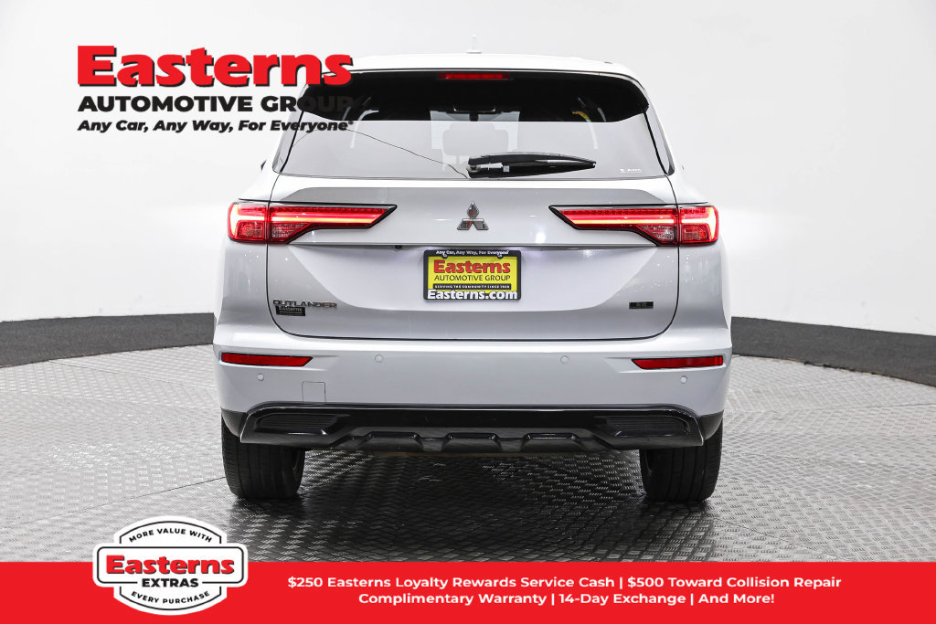 Used 2023 Mitsubishi Outlander SE Black Edition AWD/4WD image 7