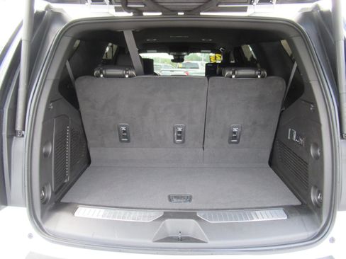 Used 2023 Chevrolet Tahoe Premier w/ Advanced Technology Package RWD image 40