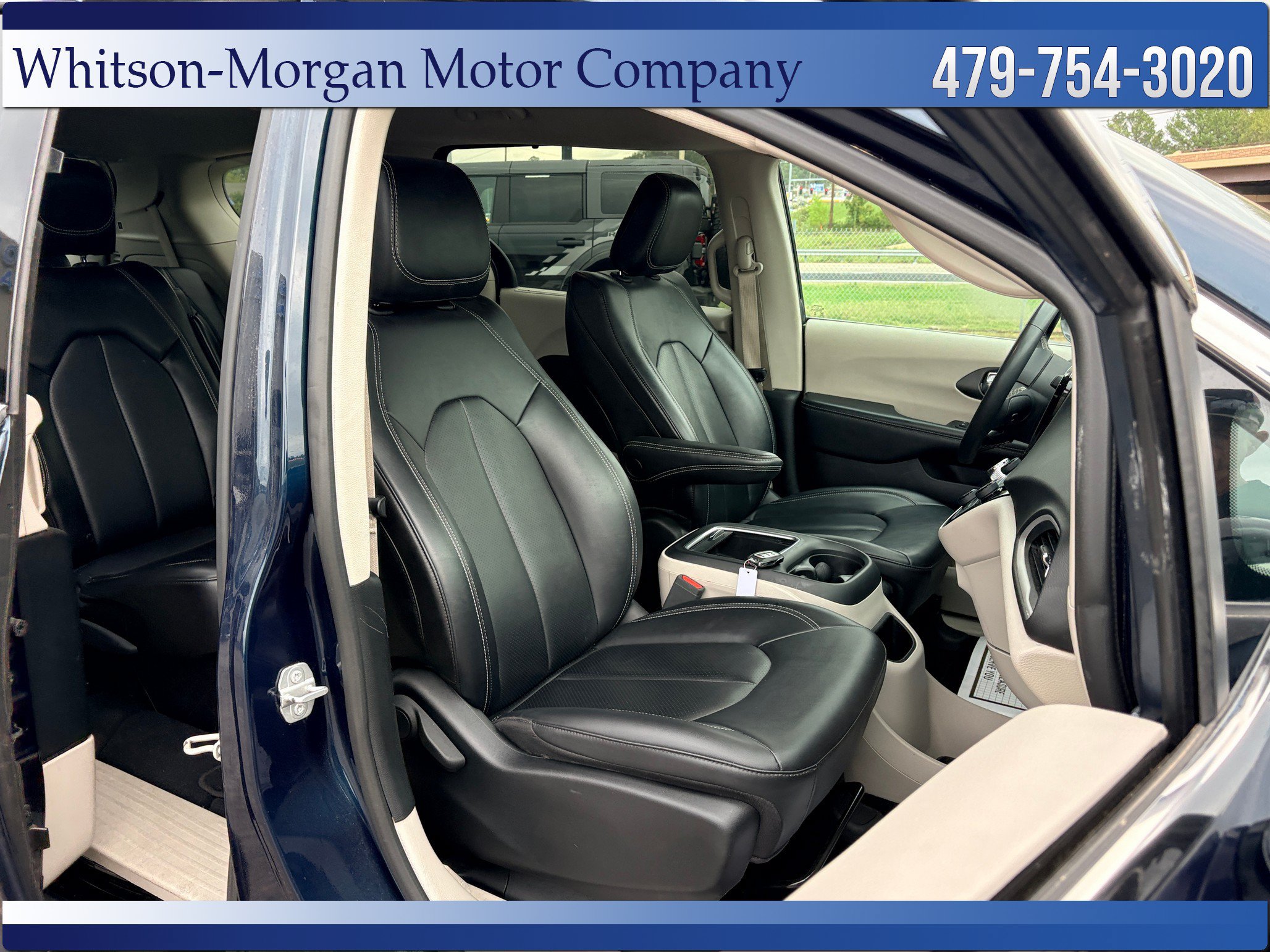 Used 2024 Chrysler Pacifica Touring-L FWD image 40