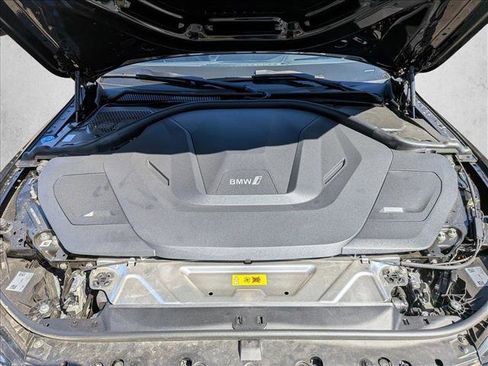 Used 2025 BMW i4 eDrive40 w/ Premium Package RWD image 24