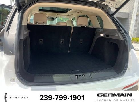 Used 2023 Lincoln Corsair Reserve w/ Equipment Group 201A FWD image 17