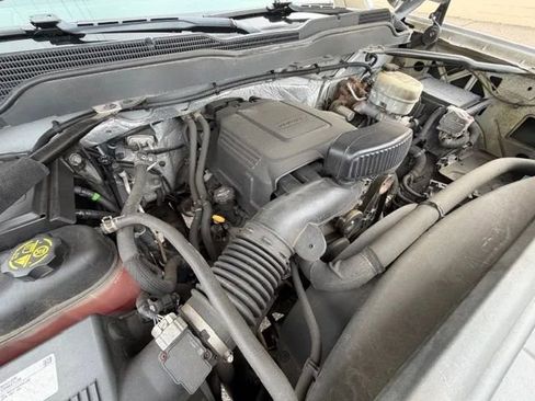 Used 2015 Chevrolet Silverado 2500 LT w/ LT Convenience Package image 32