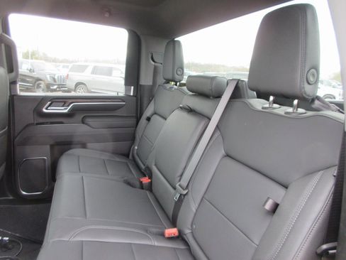 New 2026 GMC Sierra 3500 SLT image 15