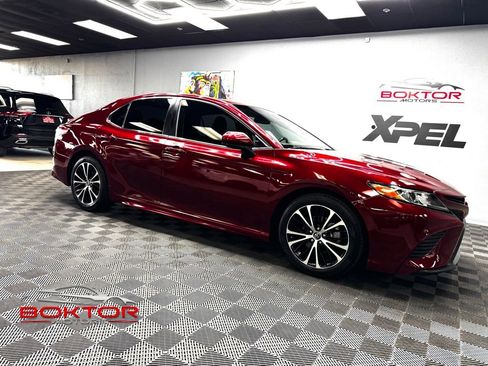 Used 2018 Toyota Camry SE w/ Protection Package (Q2) FWD image 1