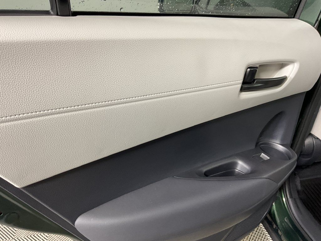 New 2026 Toyota Corolla Cross LE w/ Moonroof Package AWD/4WD image 17