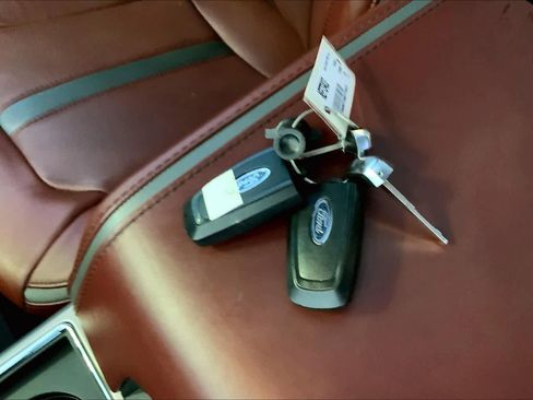 Used 2022 Ford F450 Platinum w/ FX4 Off-Road Package image 13