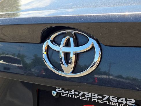 Used 2019 Toyota Yaris LE FWD image 30