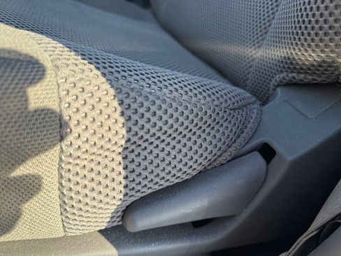 Used 2019 Nissan Frontier SV image 29