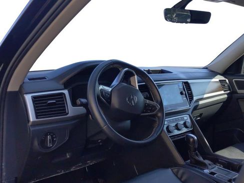 Used 2023 Volkswagen Atlas SE image 19