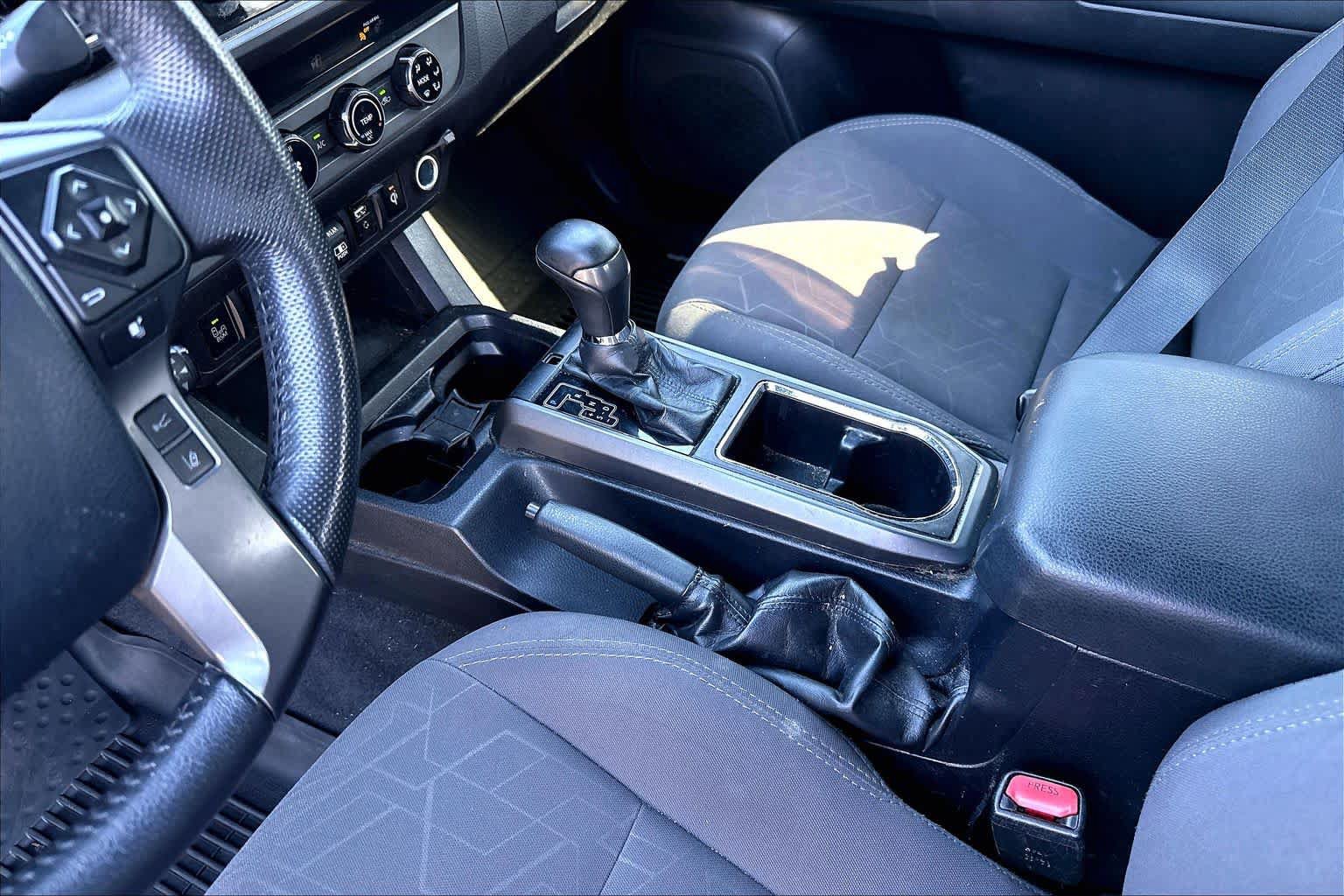 Used 2018 Toyota Tacoma TRD Sport w/ Technology Package RWD image 16
