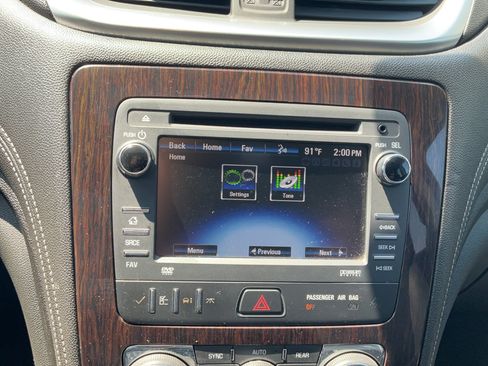 Used 2015 Chevrolet Traverse LT AWD/4WD image 39