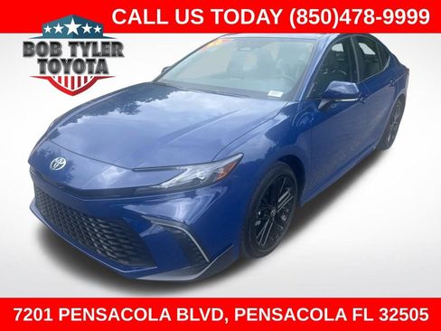Used 2026 Toyota Camry SE FWD image 1