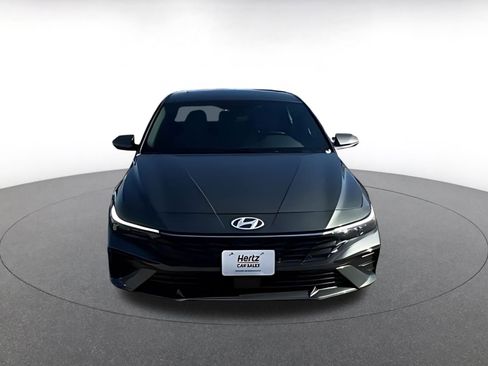 Used 2025 Hyundai Elantra Limited image 16