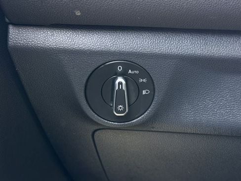 Used 2025 Volkswagen Jetta Sport FWD image 21