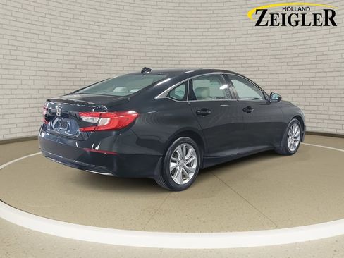 Used 2018 Honda Accord LX image 5