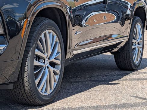 New 2026 Buick Enclave Avenir AWD/4WD image 6