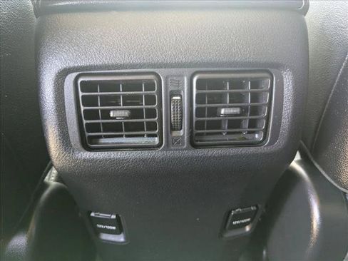 Used 2015 Toyota 4Runner Limited AWD/4WD image 17