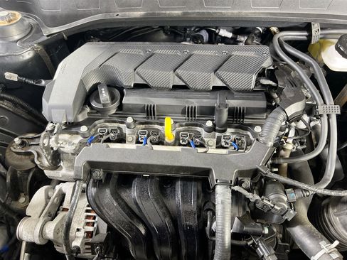 Used 2023 Hyundai Venue SEL image 28