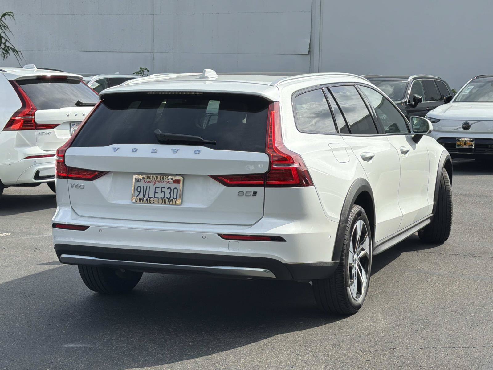 Certified 2025 Volvo V60 B5 Cross Country Plus AWD/4WD image 5