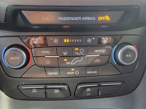 Used 2020 Ford Transit Connect XL image 16