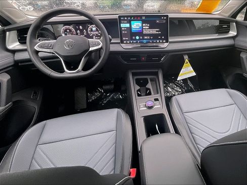 New 2026 Volkswagen Tiguan SE AWD/4WD image 12
