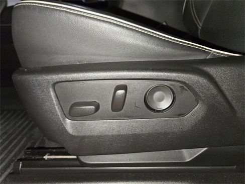 Used 2021 GMC Yukon SLT w/ SLT Luxury Plus Package image 12