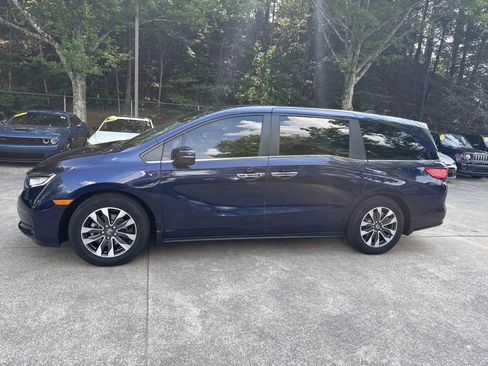 Used 2024 Honda Odyssey EX-L image 4