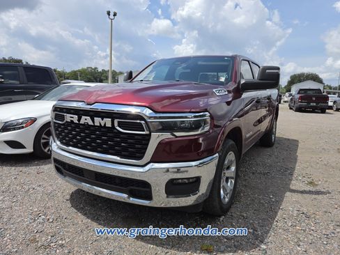 Used 2025 RAM 1500 Big Horn AWD/4WD image 2