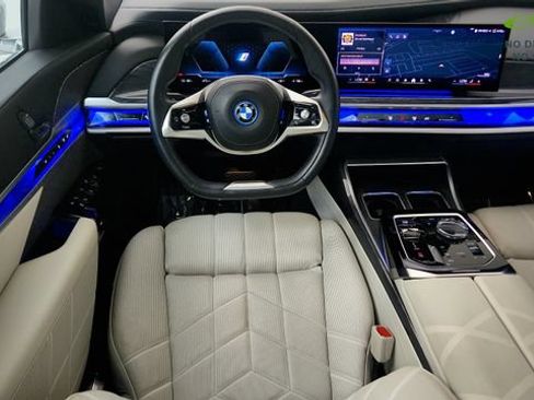 Used 2023 BMW i7 xDrive60 AWD/4WD image 52