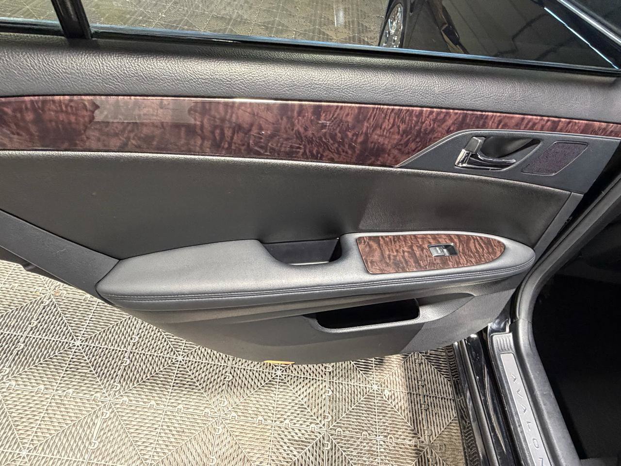 Used 2011 Toyota Avalon Limited FWD image 22